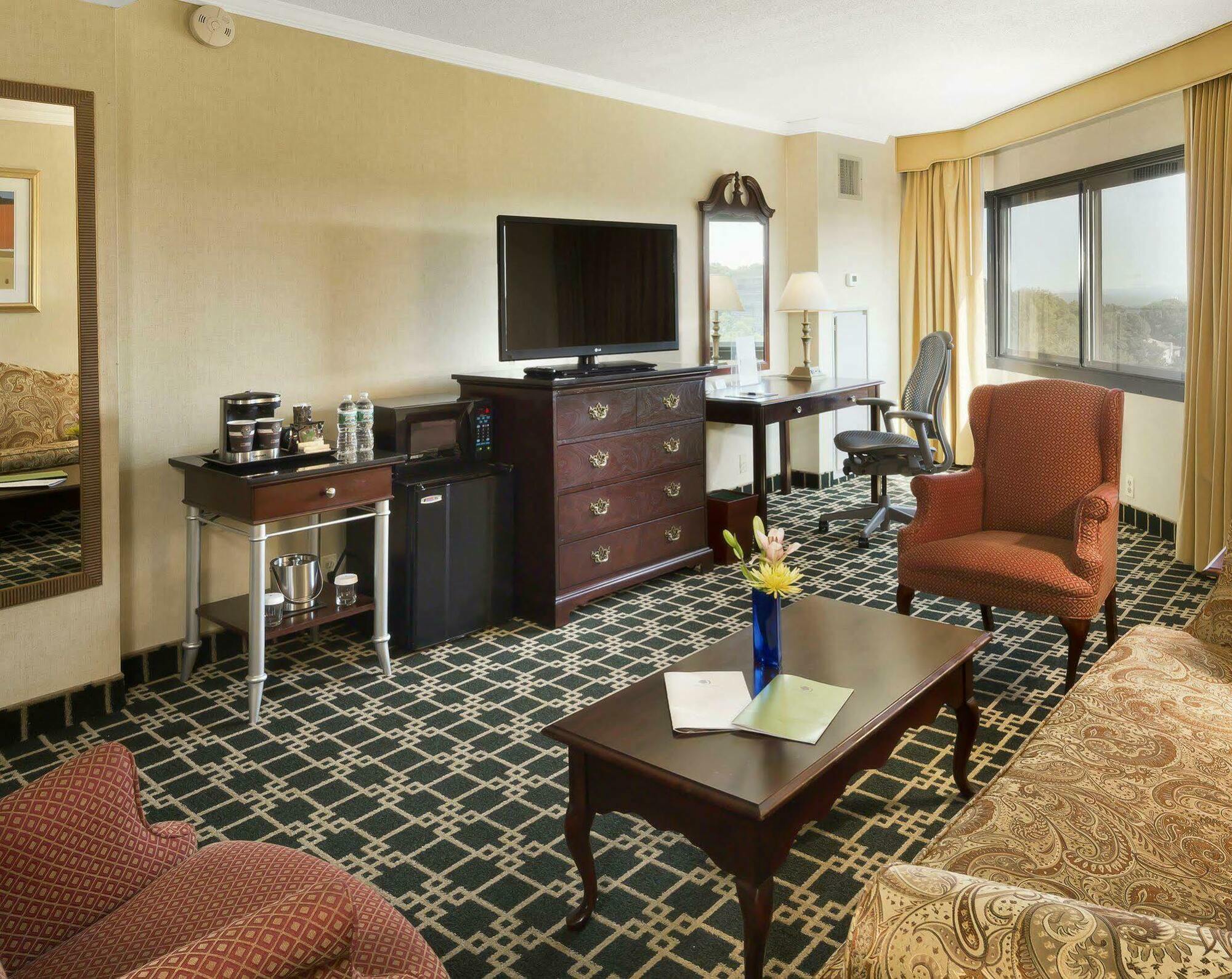 HOTEL DOUBLETREE BY HILTON FORT LEE/GEORGE WASHINGTON BRIDGE FORT LEE, NJ  4* (United States) - from C$ 160 | iBOOKED